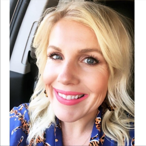 Meet your Posher, Jessica - Picture 1 of 1